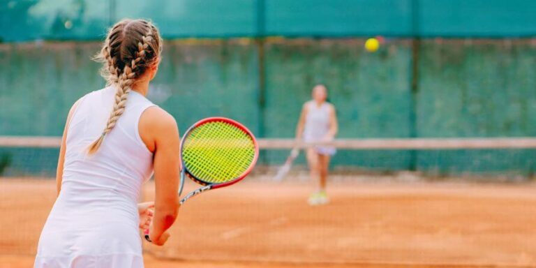How to Choose a Tennis Racquet for Beginners